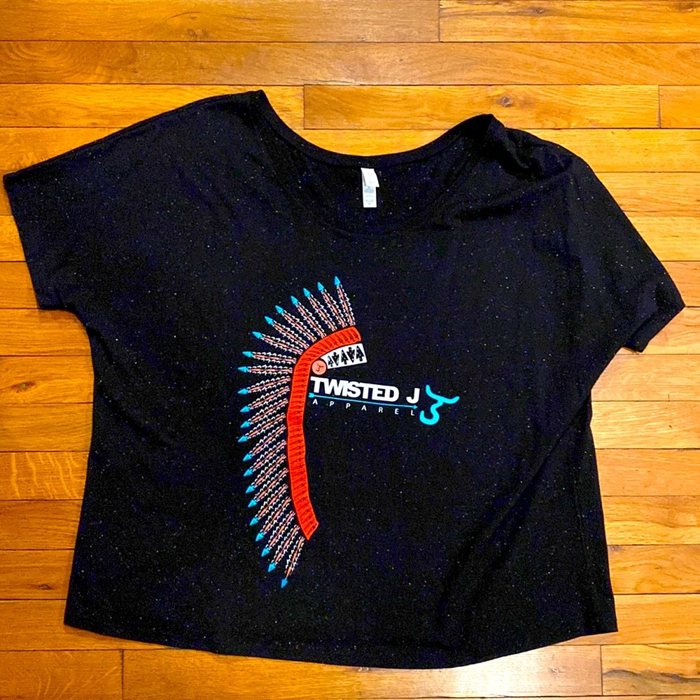 Twisted J t-shirt
